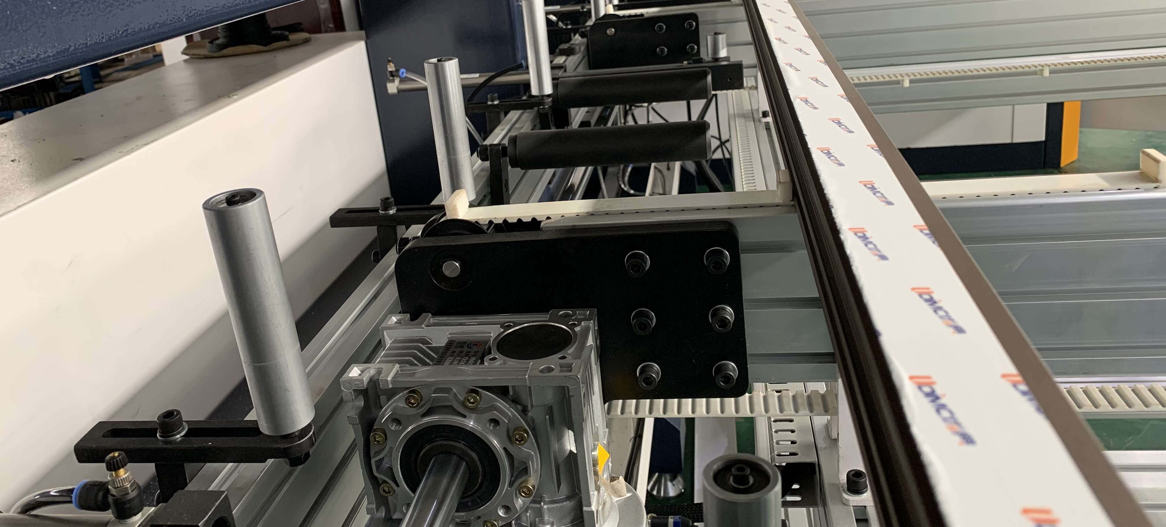 Aluminum window machine